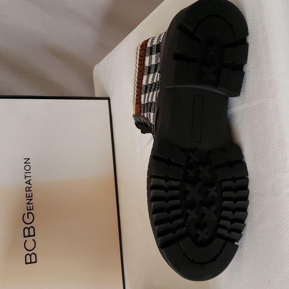 NEW BCBGENERATION Tassie Lace-Up Bootie - Picture 7 of 14